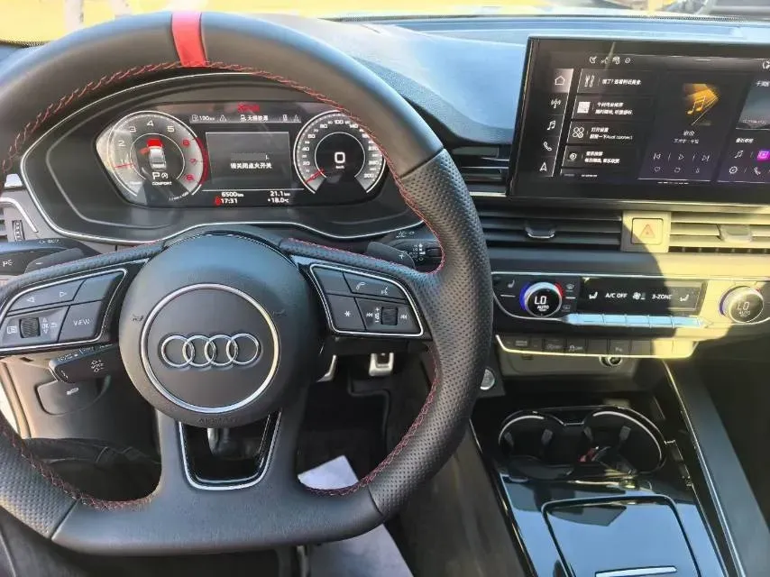 2024 Audi A4L 2.0T 190HP L4 7DCT,autocango,china used car exporter,china ev exporter,chinese used car exporter,chinese used ev exporter