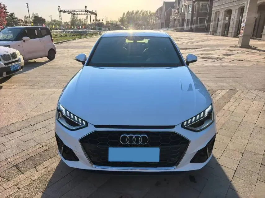 2024 Audi A4L 2.0T 190HP L4 7DCT,autocango,china used car exporter,china ev exporter,chinese used car exporter,chinese used ev exporter