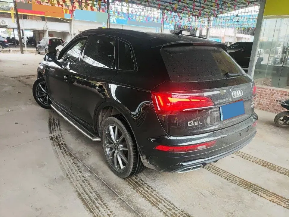 2021 Audi Q5L 2.0T 252HP L4 7DCT,autocango,china used car exporter,china ev exporter,chinese used car exporter,chinese used ev exporter
