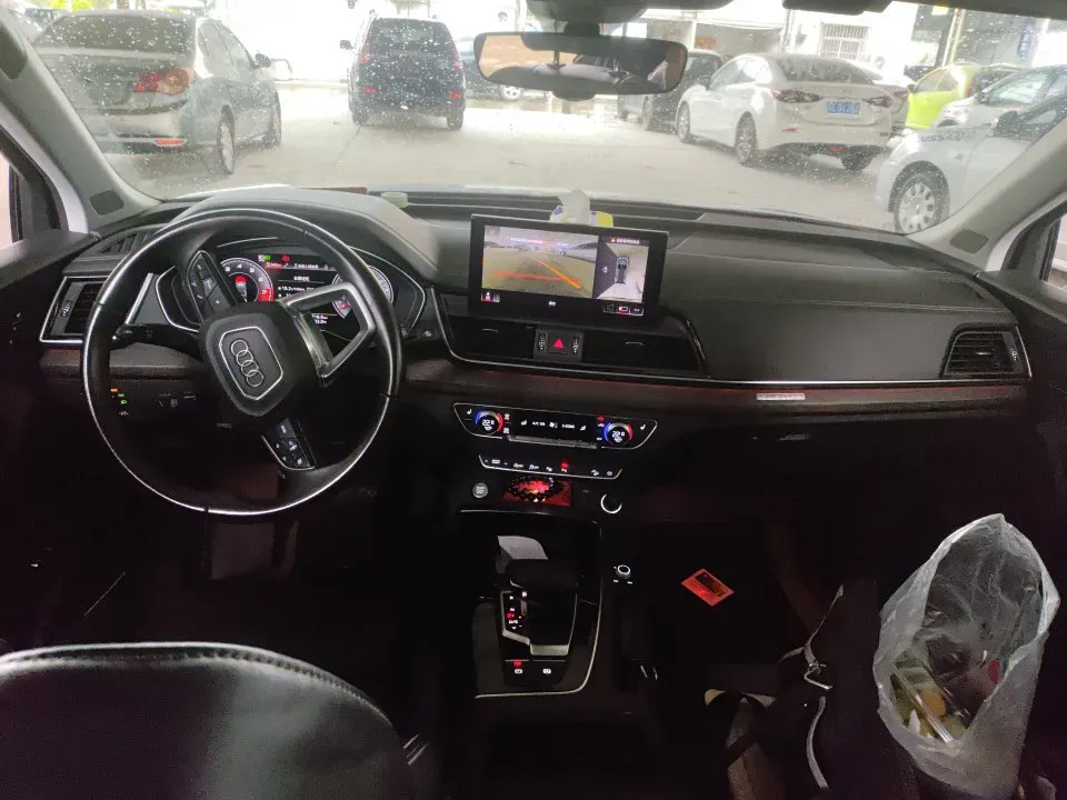 2021 Audi Q5L 2.0T 252HP L4 7DCT,autocango,china used car exporter,china ev exporter,chinese used car exporter,chinese used ev exporter