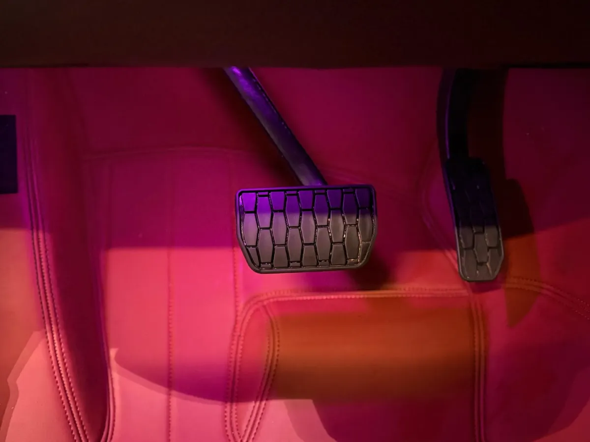 2020 Land Rover Range Rover Velar 2.0T 250HP L4 8AT,autocango,china used car exporter,china ev exporter,chinese used car exporter,chinese used ev exporter