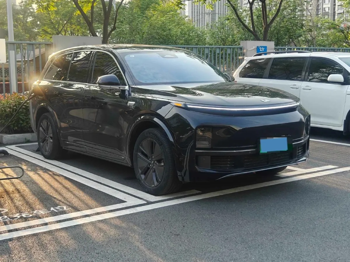 2024 Volvo S60 2.0T 197HP L4 7DCT,autocango,china used car exporter,china ev exporter,chinese used car exporter,chinese used ev exporter