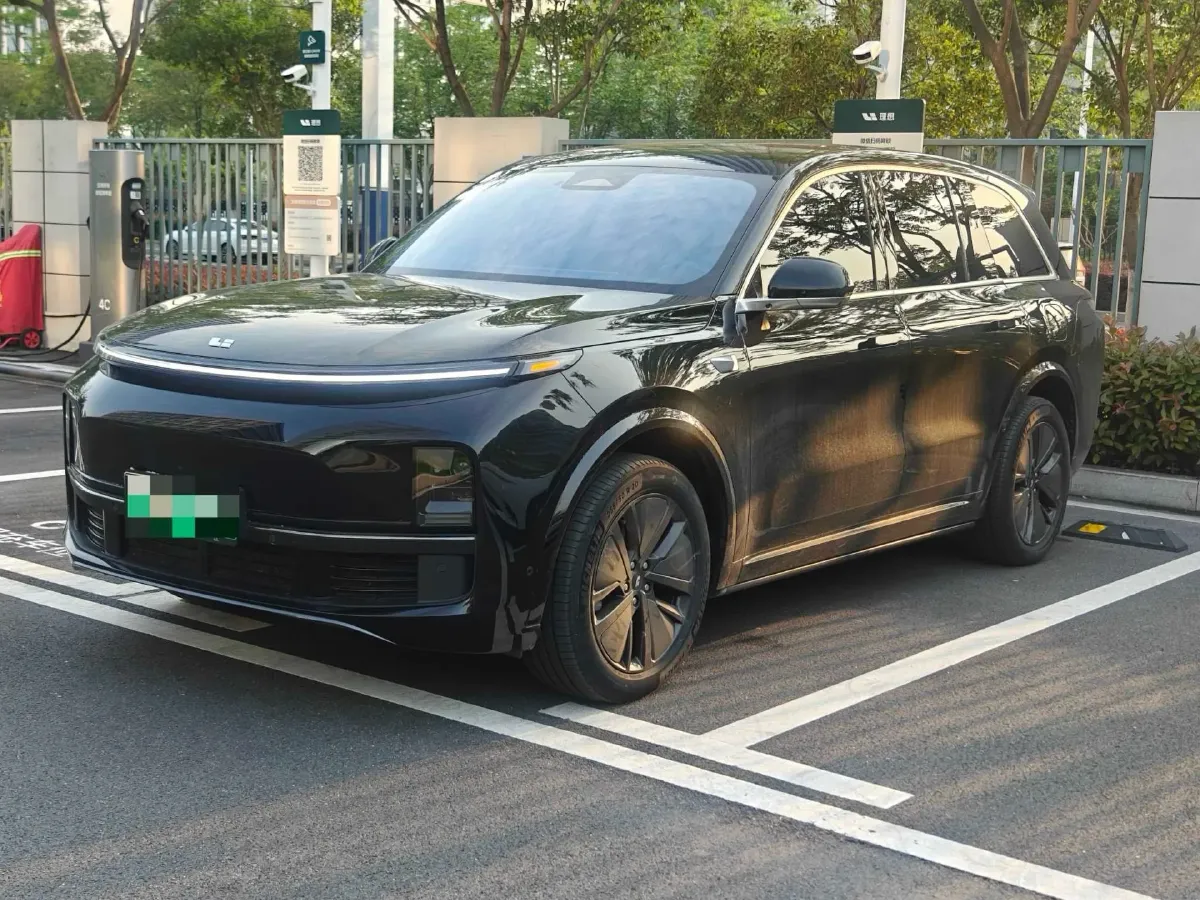 2024 Volvo S60 2.0T 197HP L4 7DCT,autocango,china used car exporter,china ev exporter,chinese used car exporter,chinese used ev exporter