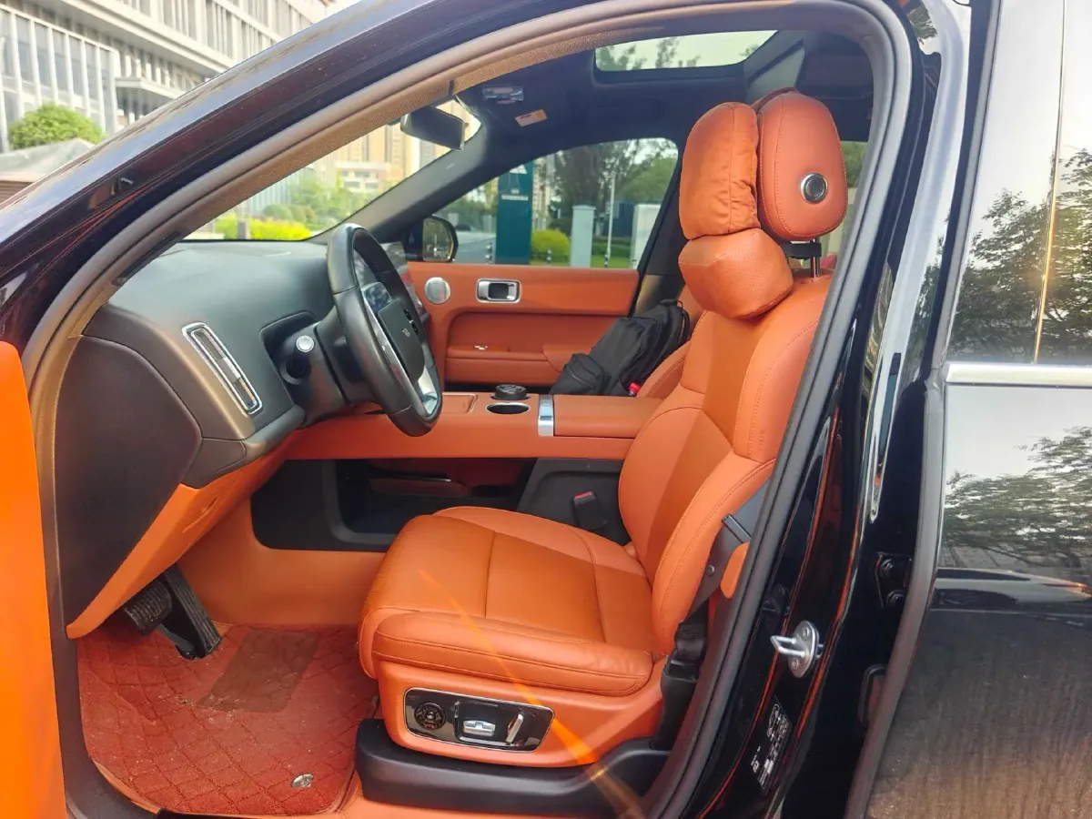 2024 Volvo S60 2.0T 197HP L4 7DCT,autocango,china used car exporter,china ev exporter,chinese used car exporter,chinese used ev exporter