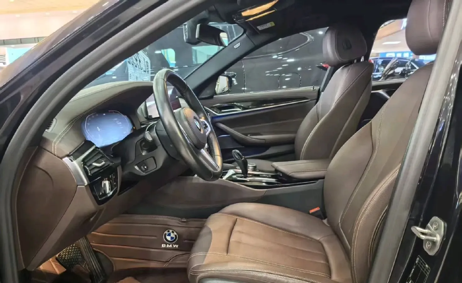 2020 BMW 5 Series 2.0T 184HP L4 8AT,autocango,china used car exporter,china ev exporter,chinese used car exporter,chinese used ev exporter