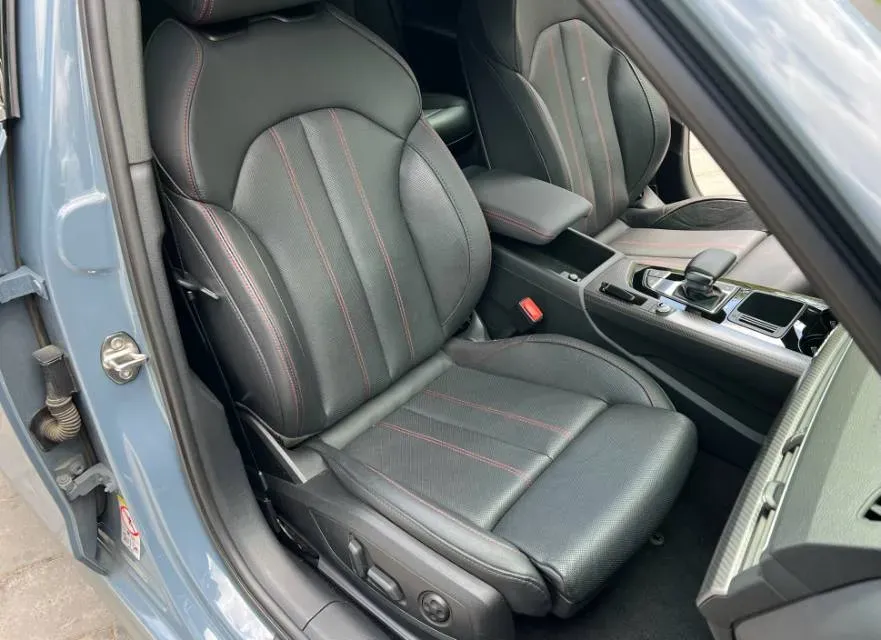 2022 Audi A4L 2.0T 190HP L4 7DCT,autocango,china used car exporter,china ev exporter,chinese used car exporter,chinese used ev exporter