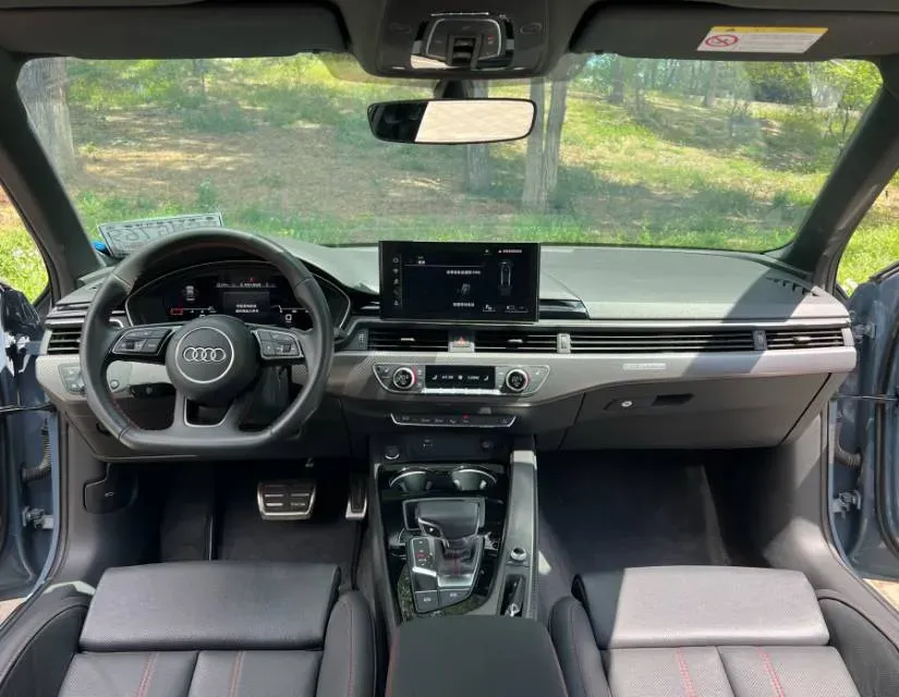 2022 Audi A4L 2.0T 190HP L4 7DCT,autocango,china used car exporter,china ev exporter,chinese used car exporter,chinese used ev exporter