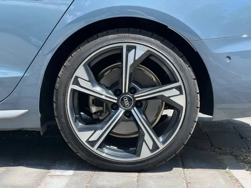 2022 Audi A4L 2.0T 190HP L4 7DCT,autocango,china used car exporter,china ev exporter,chinese used car exporter,chinese used ev exporter