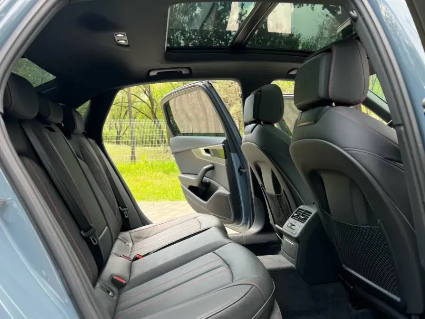 2022 Audi A4L 2.0T 190HP L4 7DCT,autocango,china used car exporter,china ev exporter,chinese used car exporter,chinese used ev exporter