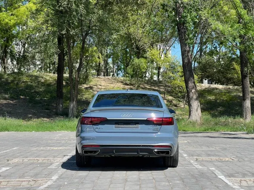 2022 Audi A4L 2.0T 190HP L4 7DCT,autocango,china used car exporter,china ev exporter,chinese used car exporter,chinese used ev exporter