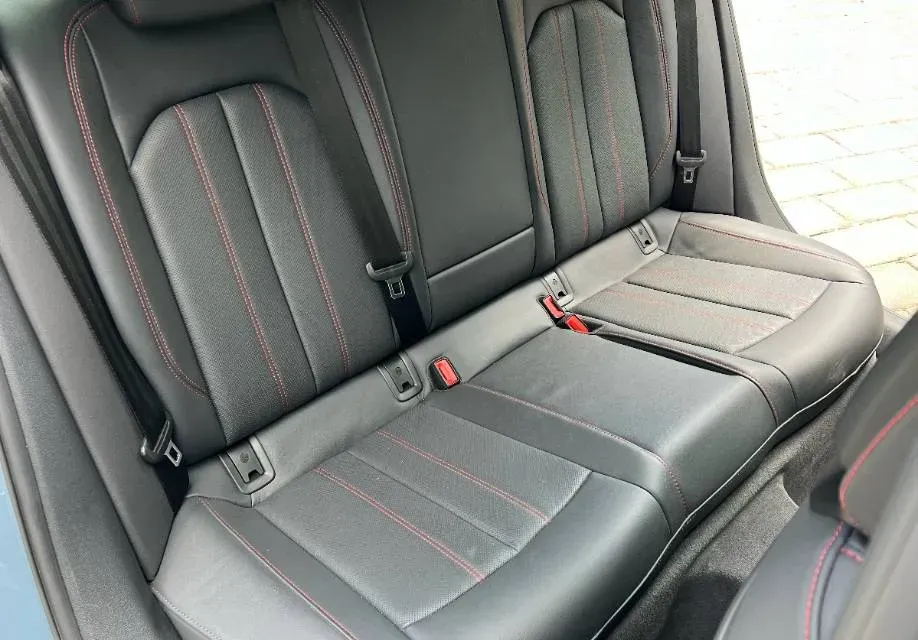 2022 Audi A4L 2.0T 190HP L4 7DCT,autocango,china used car exporter,china ev exporter,chinese used car exporter,chinese used ev exporter