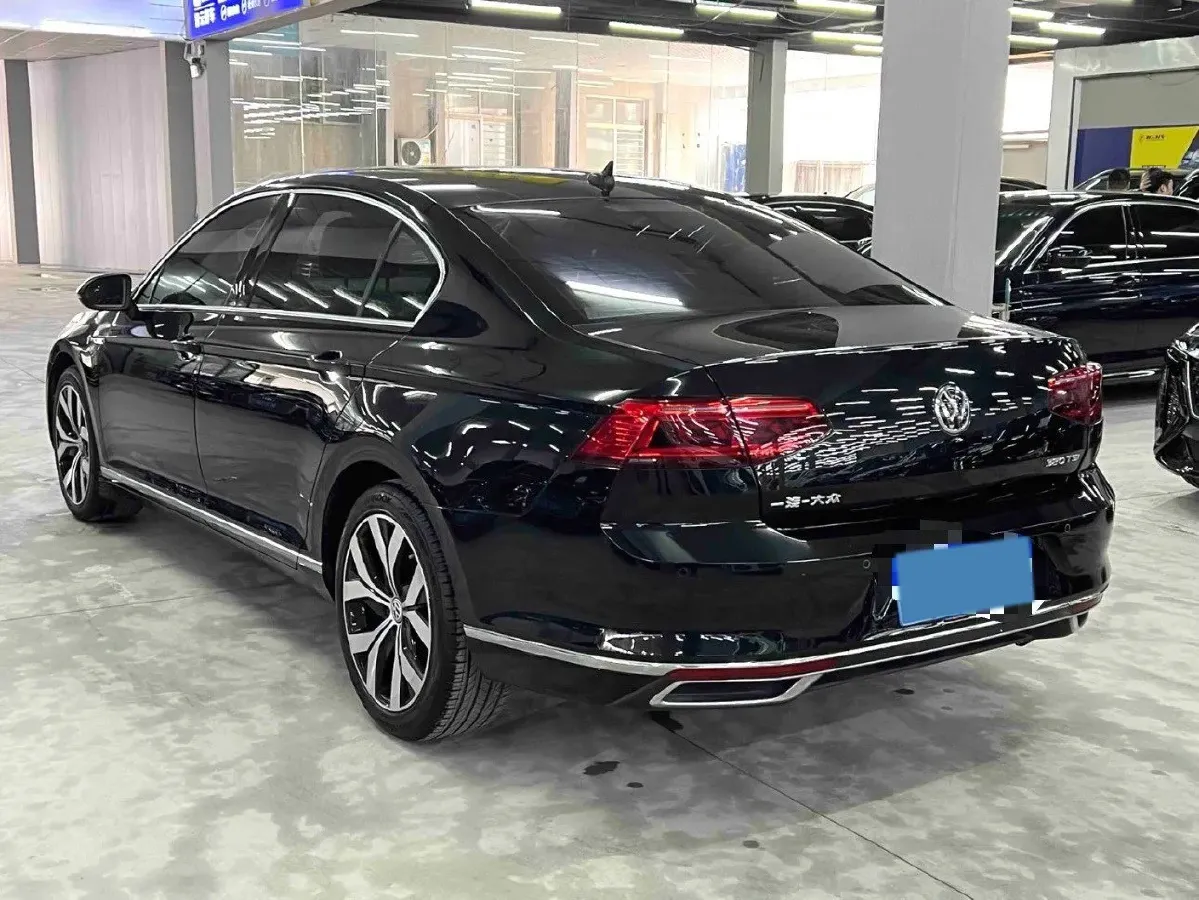 2020 Volkswagen Magotan 2.0T 186HP L4 7DCT,autocango,china used car exporter,china ev exporter,chinese used car exporter,chinese used ev exporter