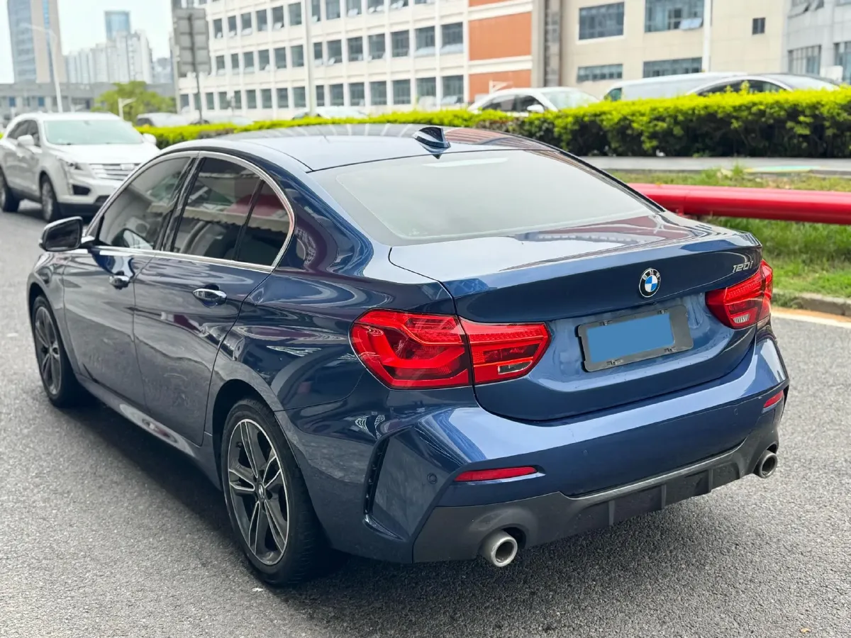 2021 BMW 1 Series 1.5T 140HP L3 7DCT,autocango,china used car exporter,china ev exporter,chinese used car exporter,chinese used ev exporter