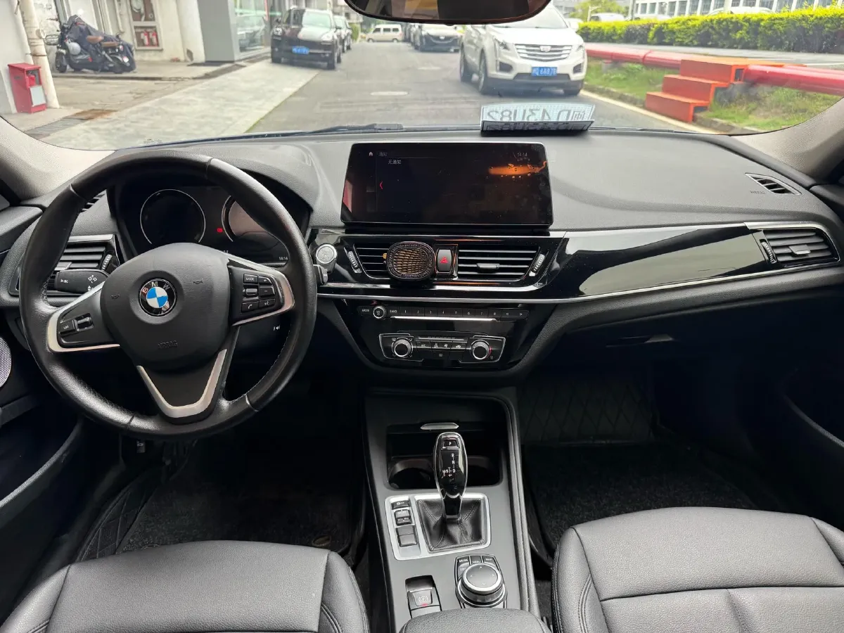 2021 BMW 1 Series 1.5T 140HP L3 7DCT,autocango,china used car exporter,china ev exporter,chinese used car exporter,chinese used ev exporter