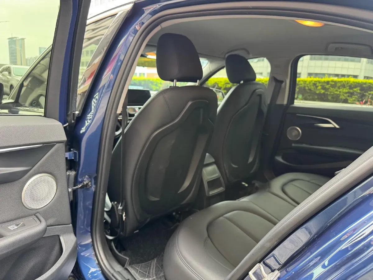 2021 BMW 1 Series 1.5T 140HP L3 7DCT,autocango,china used car exporter,china ev exporter,chinese used car exporter,chinese used ev exporter