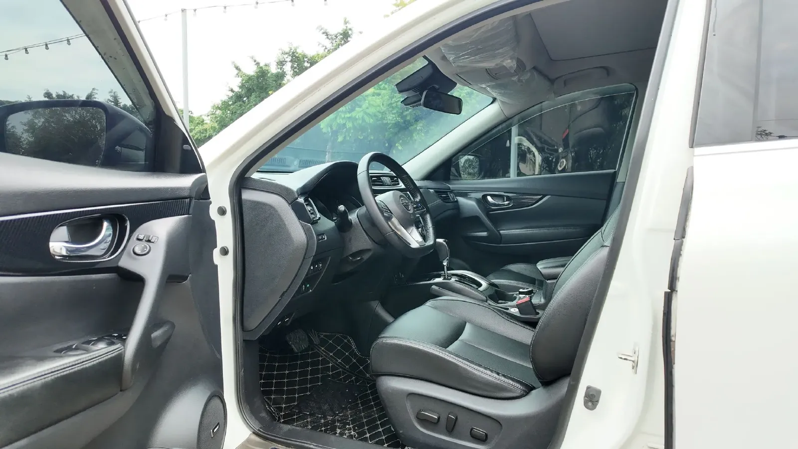 2020 Nissan X-Trail 2.5L 186HP L4 CVT,autocango,china used car exporter,china ev exporter,chinese used car exporter,chinese used ev exporter