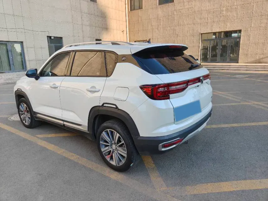 2019 ChangAn CS35 Plus 1.6L 128HP L4 5MT,autocango,china used car exporter,china ev exporter,chinese used car exporter,chinese used ev exporter