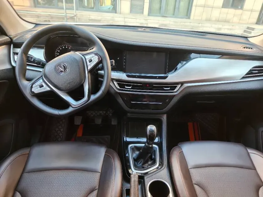 2019 ChangAn CS35 Plus 1.6L 128HP L4 5MT,autocango,china used car exporter,china ev exporter,chinese used car exporter,chinese used ev exporter