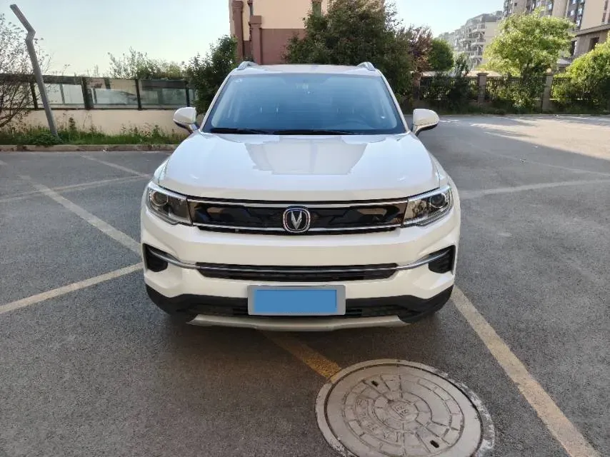 2019 ChangAn CS35 Plus 1.6L 128HP L4 5MT,autocango,china used car exporter,china ev exporter,chinese used car exporter,chinese used ev exporter