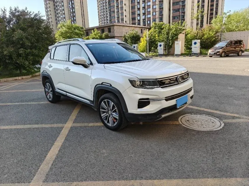 2019 ChangAn CS35 Plus 1.6L 128HP L4 5MT,autocango,china used car exporter,china ev exporter,chinese used car exporter,chinese used ev exporter