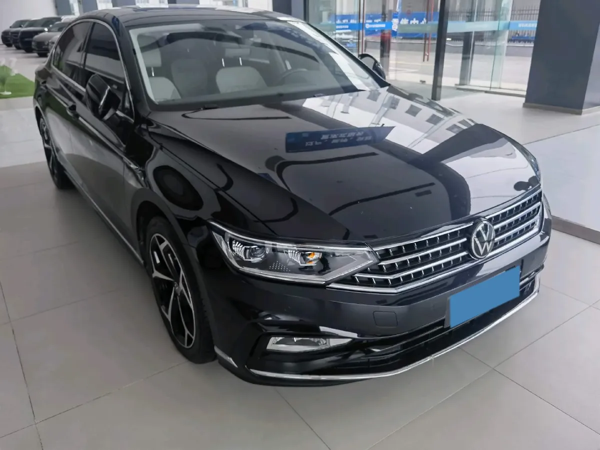 2023 Volkswagen Magotan 2.0T 186HP L4 7DCT,autocango,china used car exporter,china ev exporter,chinese used car exporter,chinese used ev exporter