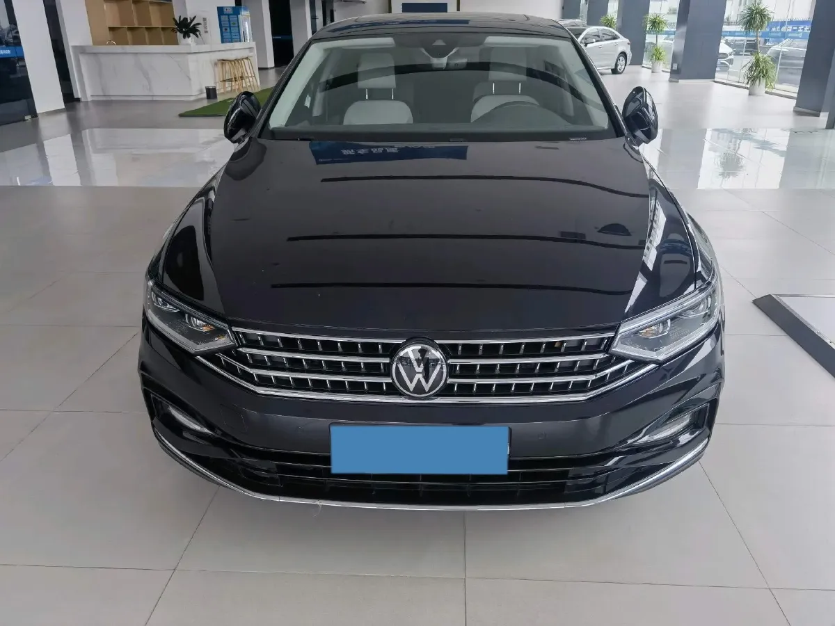 2023 Volkswagen Magotan 2.0T 186HP L4 7DCT,autocango,china used car exporter,china ev exporter,chinese used car exporter,chinese used ev exporter
