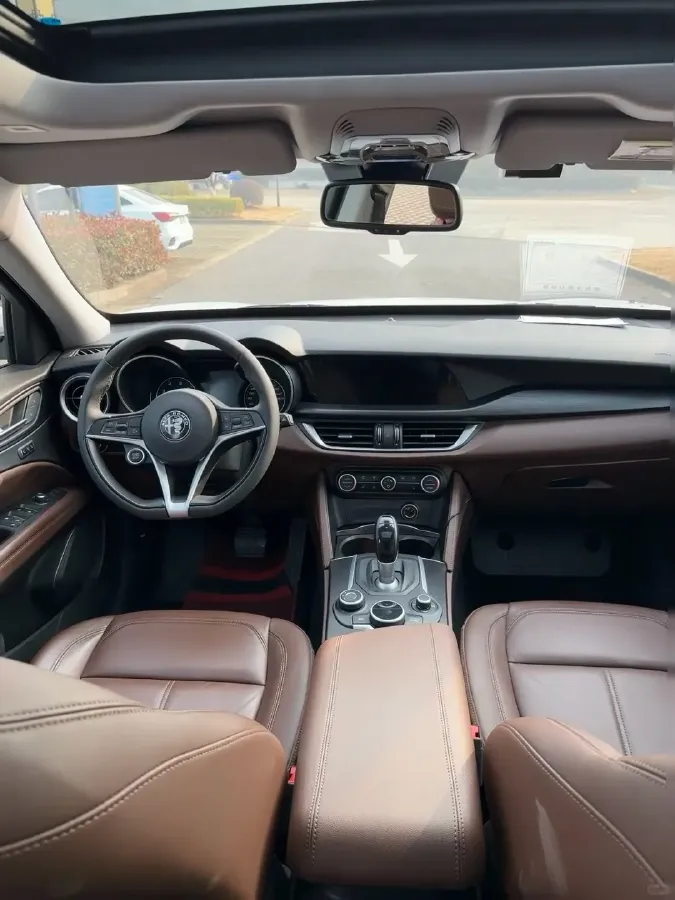 2017 Jaguar XE 2.0T 240HP L4 8AT,autocango,china used car exporter,china ev exporter,chinese used car exporter,chinese used ev exporter