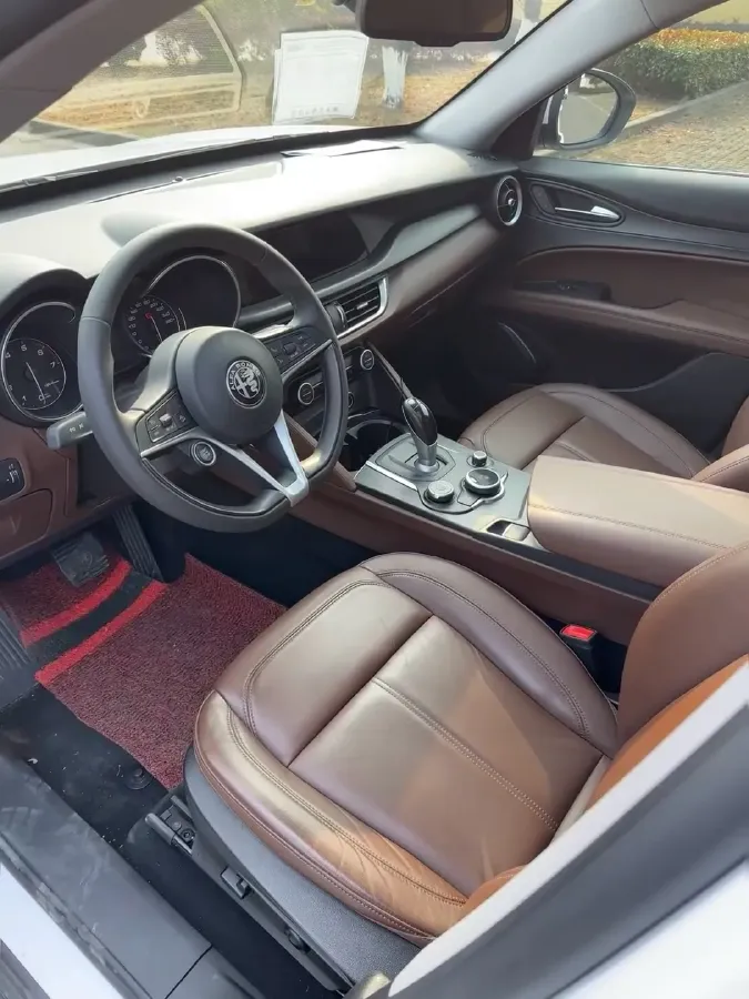 2017 Jaguar XE 2.0T 240HP L4 8AT,autocango,china used car exporter,china ev exporter,chinese used car exporter,chinese used ev exporter