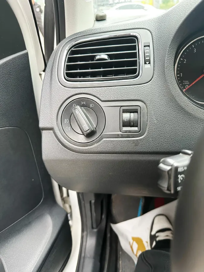 2019 Volkswagen Polo 1.5L 113HP L4 6AT,autocango,china used car exporter,china ev exporter,chinese used car exporter,chinese used ev exporter