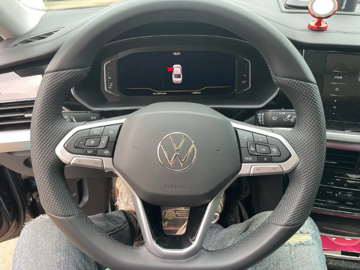 2024 Volkswagen Passat 2.0T 220HP L4 7DCT,autocango,china used car exporter,china ev exporter,chinese used car exporter,chinese used ev exporter