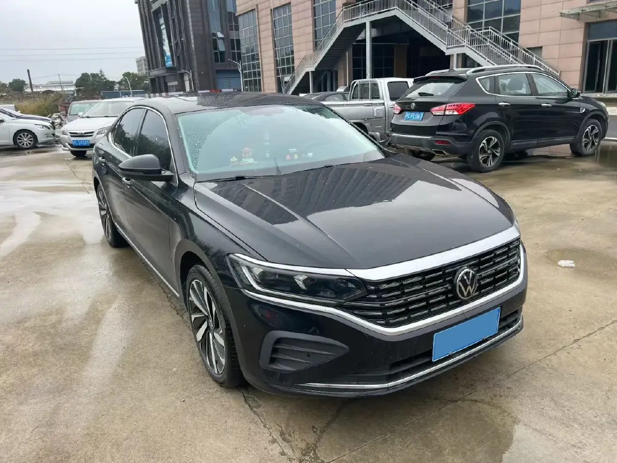 2024 Volkswagen Passat 2.0T 220HP L4 7DCT,autocango,china used car exporter,china ev exporter,chinese used car exporter,chinese used ev exporter