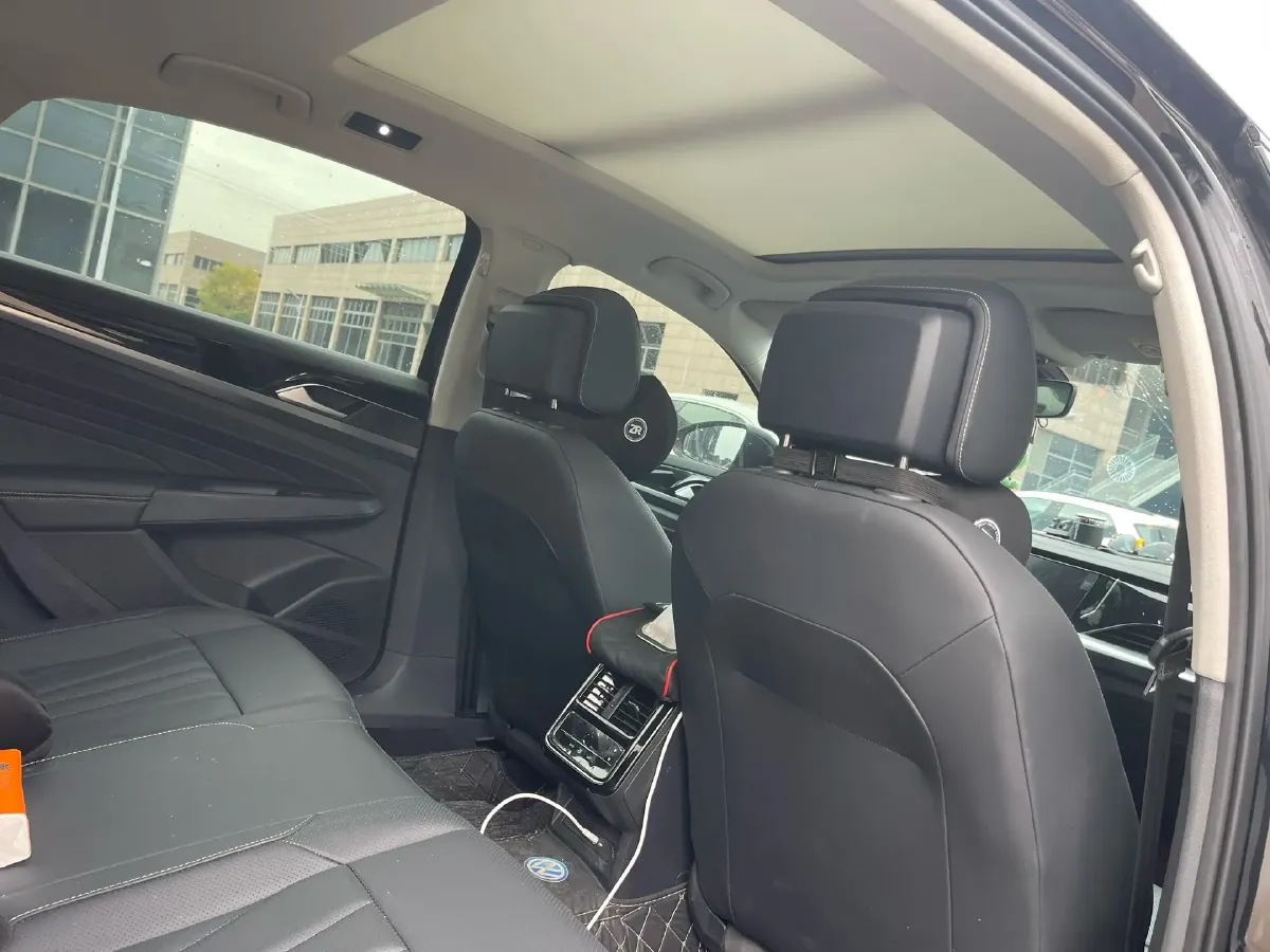 2024 Volkswagen Passat 2.0T 220HP L4 7DCT,autocango,china used car exporter,china ev exporter,chinese used car exporter,chinese used ev exporter