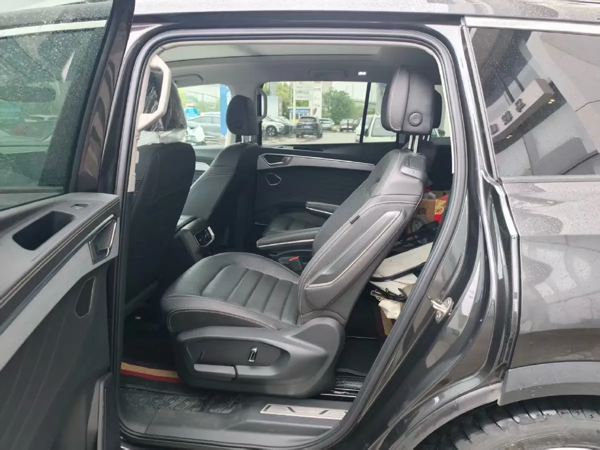 2023 Volkswagen Talagon 2.0T 220HP L4 7DCT,autocango,china used car exporter,china ev exporter,chinese used car exporter,chinese used ev exporter