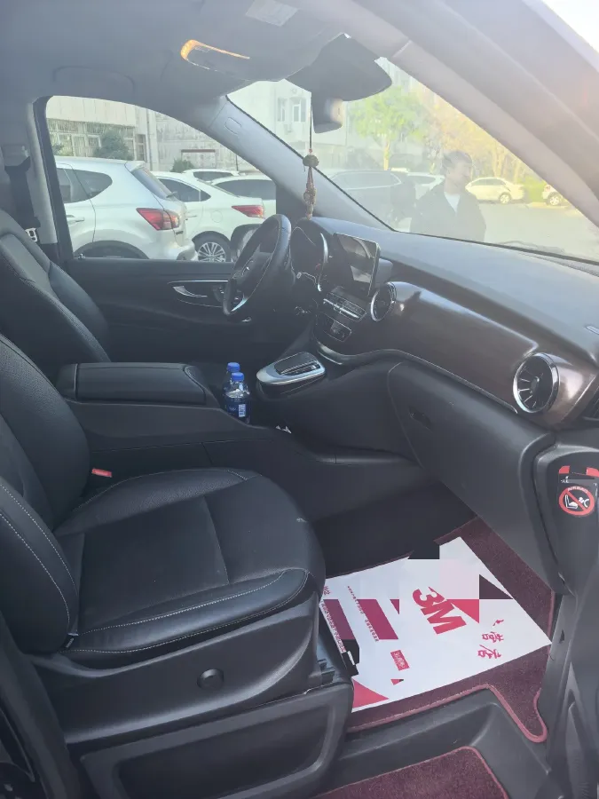 2021 Mercedes-Benz V Class 2.0T 211HP L4 9AT,autocango,china used car exporter,china ev exporter,chinese used car exporter,chinese used ev exporter