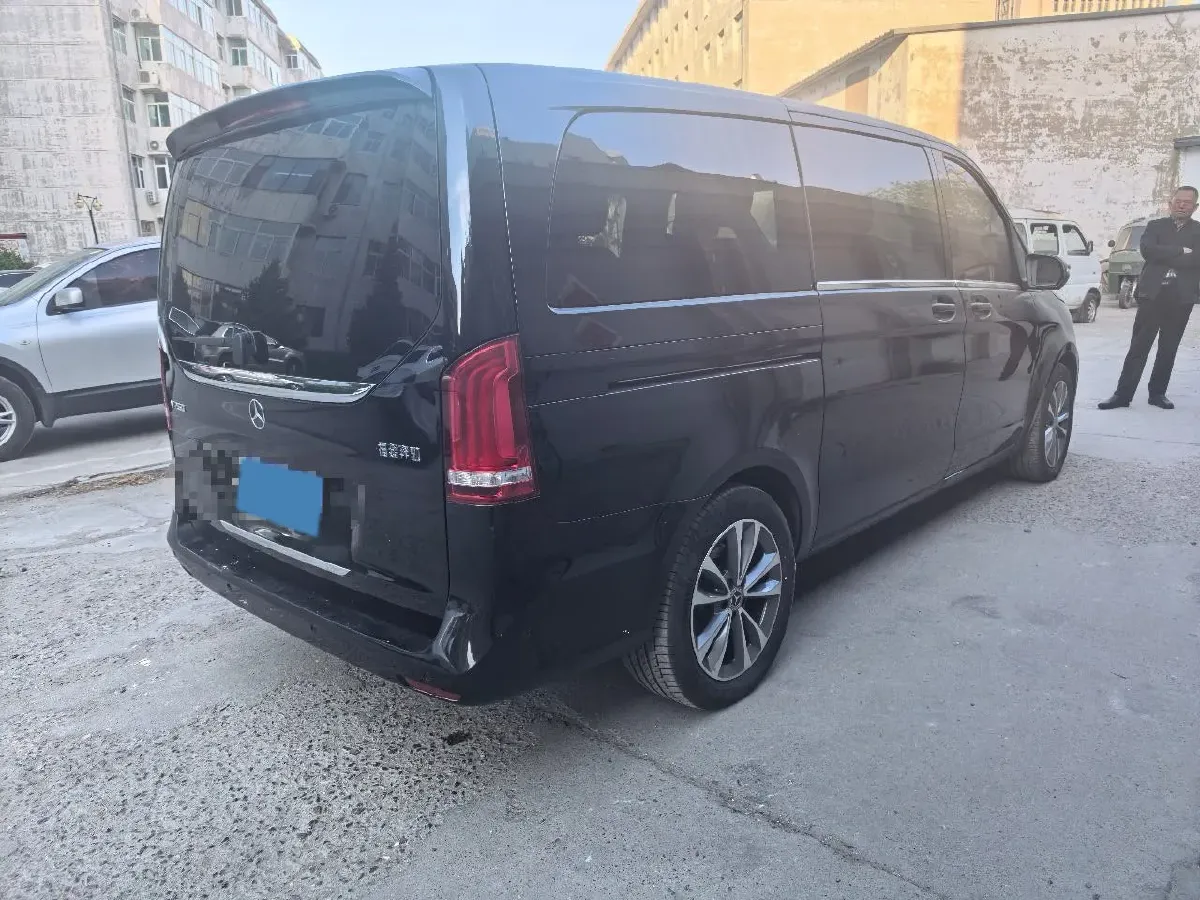 2021 Mercedes-Benz V Class 2.0T 211HP L4 9AT,autocango,china used car exporter,china ev exporter,chinese used car exporter,chinese used ev exporter