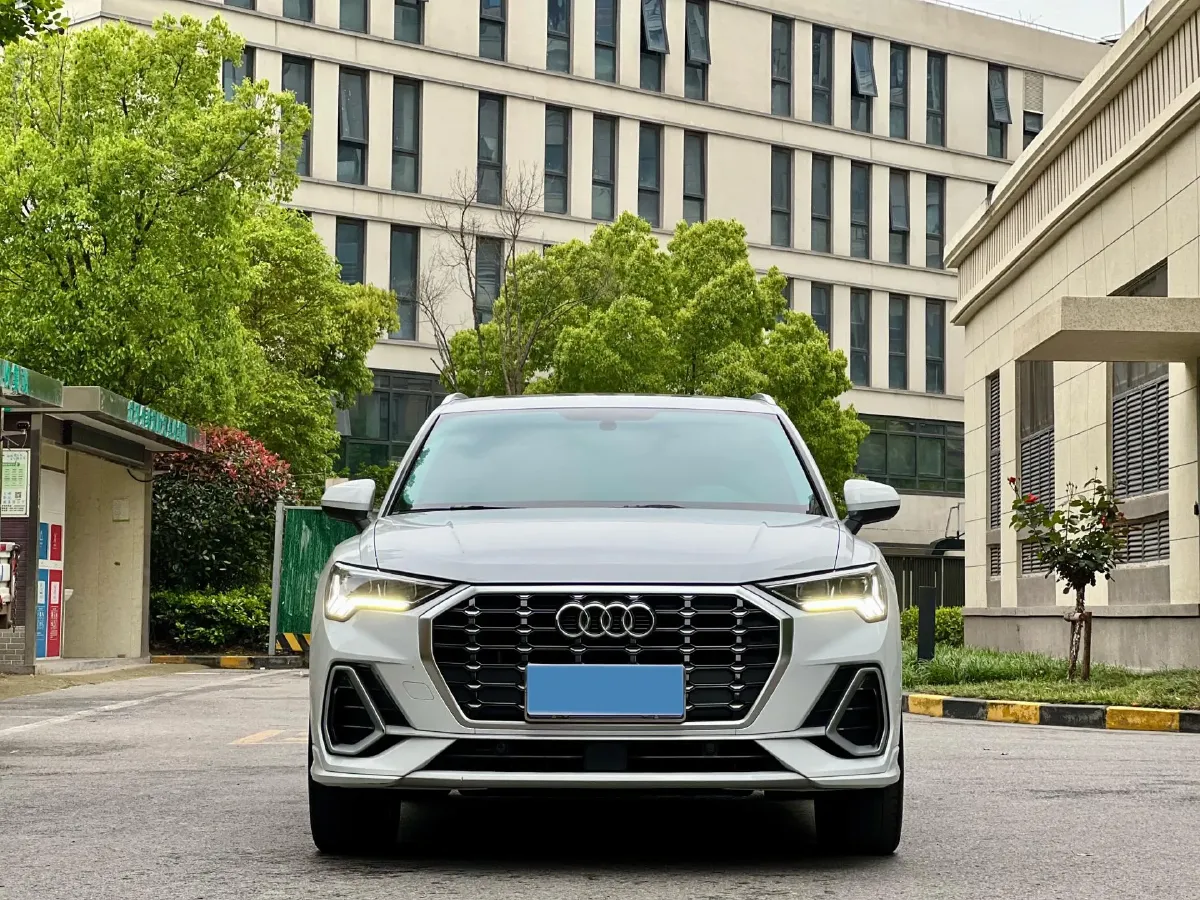 2021 Audi Q3 2.0T 186HP L4 7DCT,autocango,china used car exporter,china ev exporter,chinese used car exporter,chinese used ev exporter