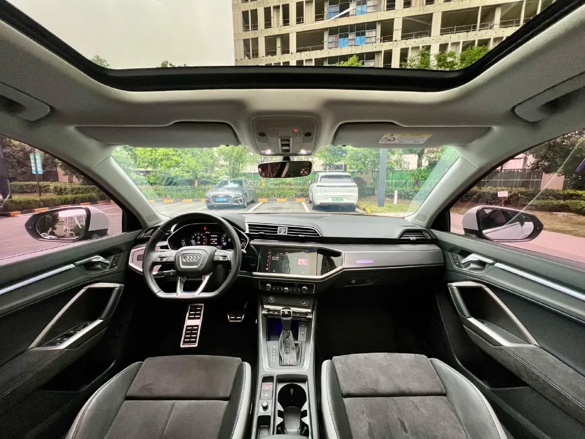 2021 Audi Q3 2.0T 186HP L4 7DCT,autocango,china used car exporter,china ev exporter,chinese used car exporter,chinese used ev exporter