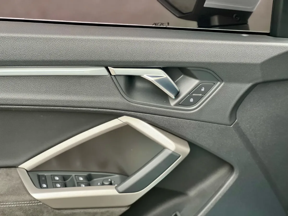 2021 Audi Q3 2.0T 186HP L4 7DCT,autocango,china used car exporter,china ev exporter,chinese used car exporter,chinese used ev exporter