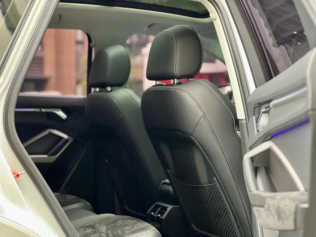 2021 Audi Q3 2.0T 186HP L4 7DCT,autocango,china used car exporter,china ev exporter,chinese used car exporter,chinese used ev exporter