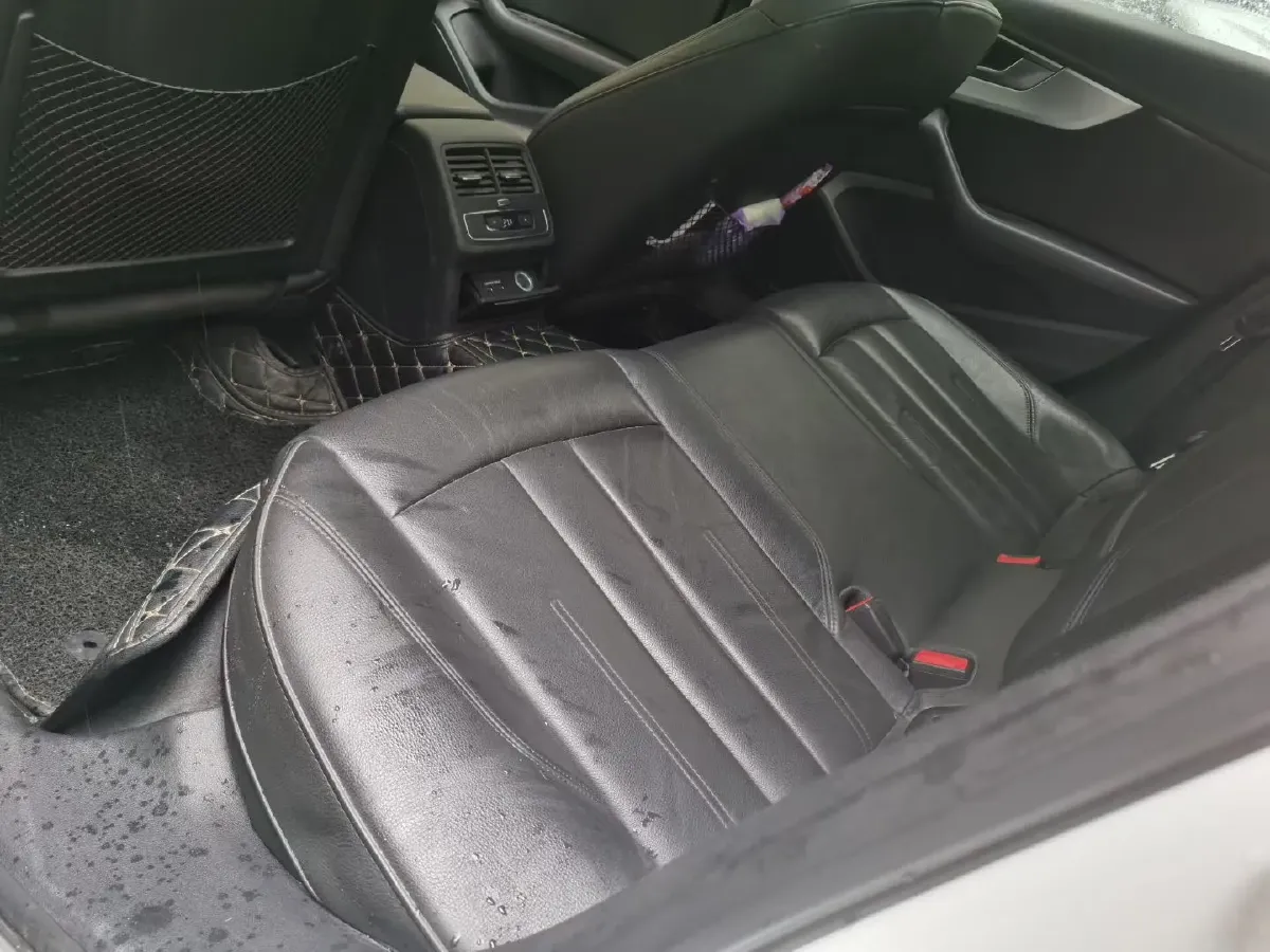 2019 Audi A4L 2.0T 190HP L4 7DCT,autocango,china used car exporter,china ev exporter,chinese used car exporter,chinese used ev exporter