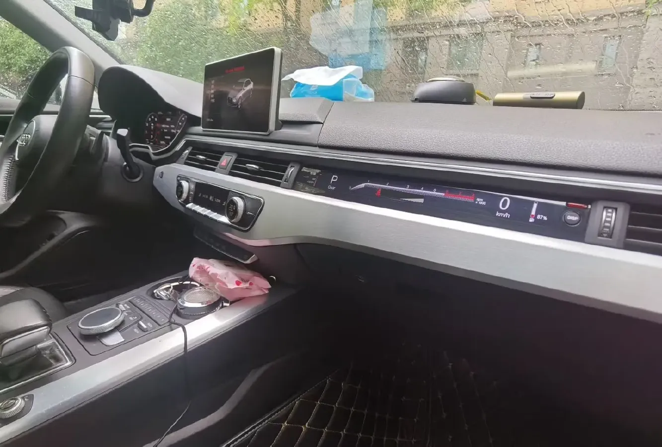 2019 Audi A4L 2.0T 190HP L4 7DCT,autocango,china used car exporter,china ev exporter,chinese used car exporter,chinese used ev exporter