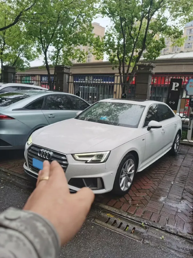 2019 Audi A4L 2.0T 190HP L4 7DCT,autocango,china used car exporter,china ev exporter,chinese used car exporter,chinese used ev exporter