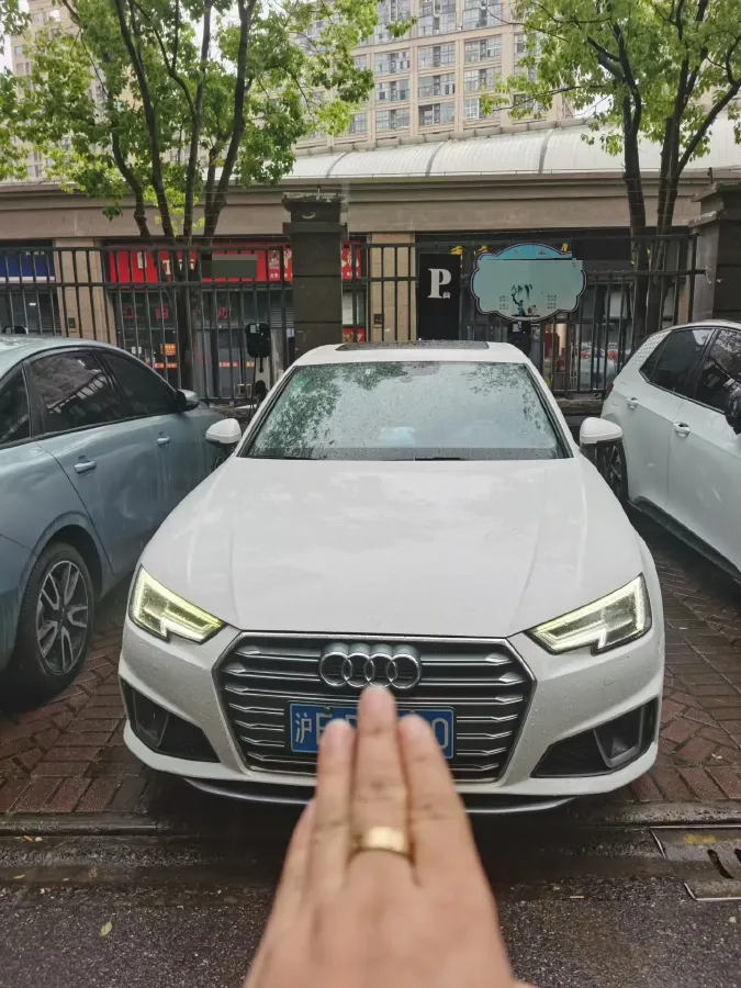 2019 Audi A4L 2.0T 190HP L4 7DCT,autocango,china used car exporter,china ev exporter,chinese used car exporter,chinese used ev exporter