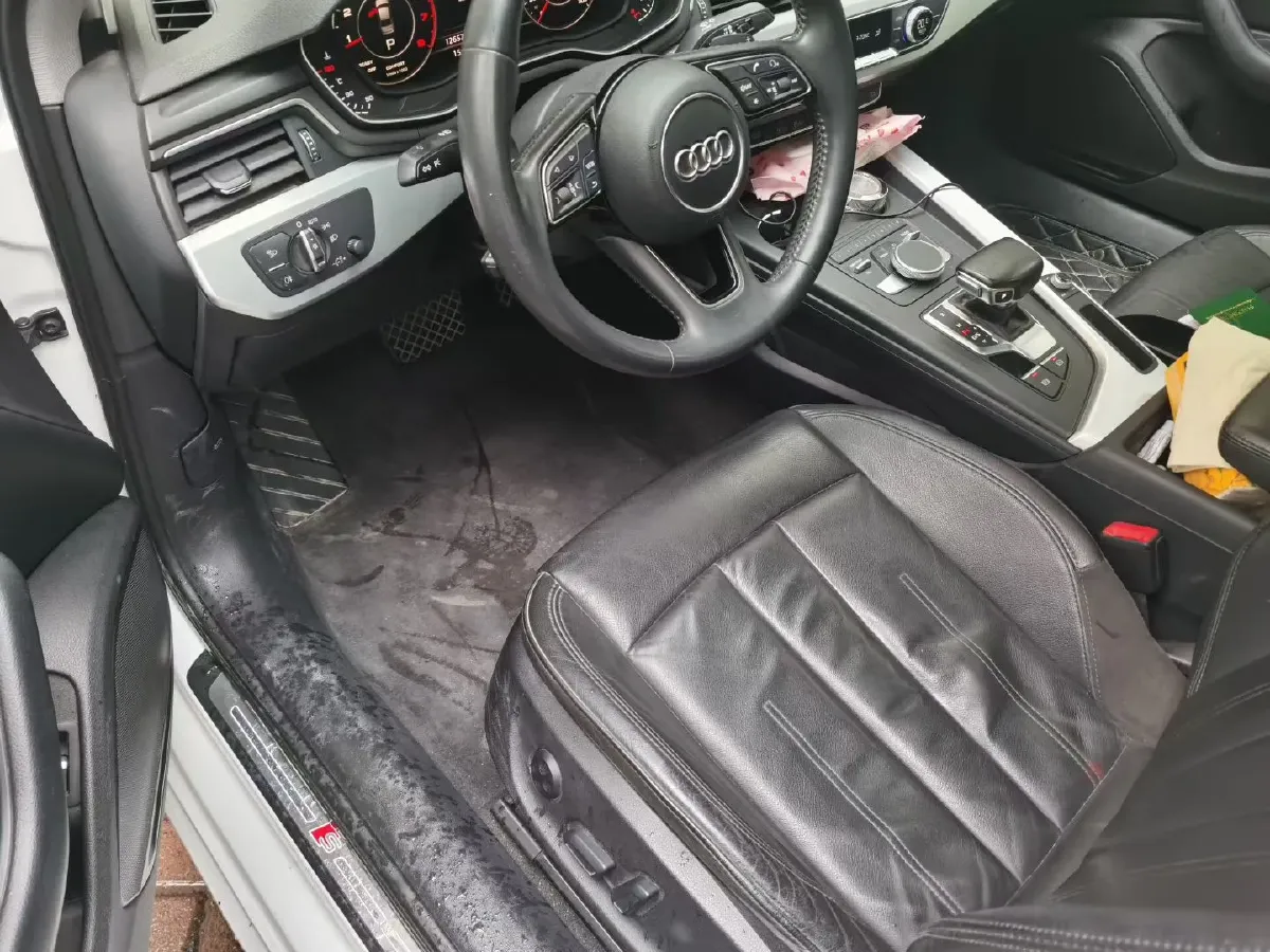 2019 Audi A4L 2.0T 190HP L4 7DCT,autocango,china used car exporter,china ev exporter,chinese used car exporter,chinese used ev exporter