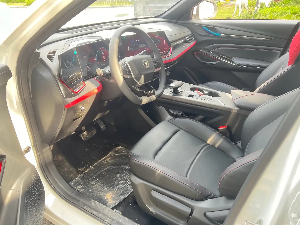 2025 ChangAn X5 PLUS 1.5T 188HP L4 7DCT,autocango,china used car exporter,china ev exporter,chinese used car exporter,chinese used ev exporter