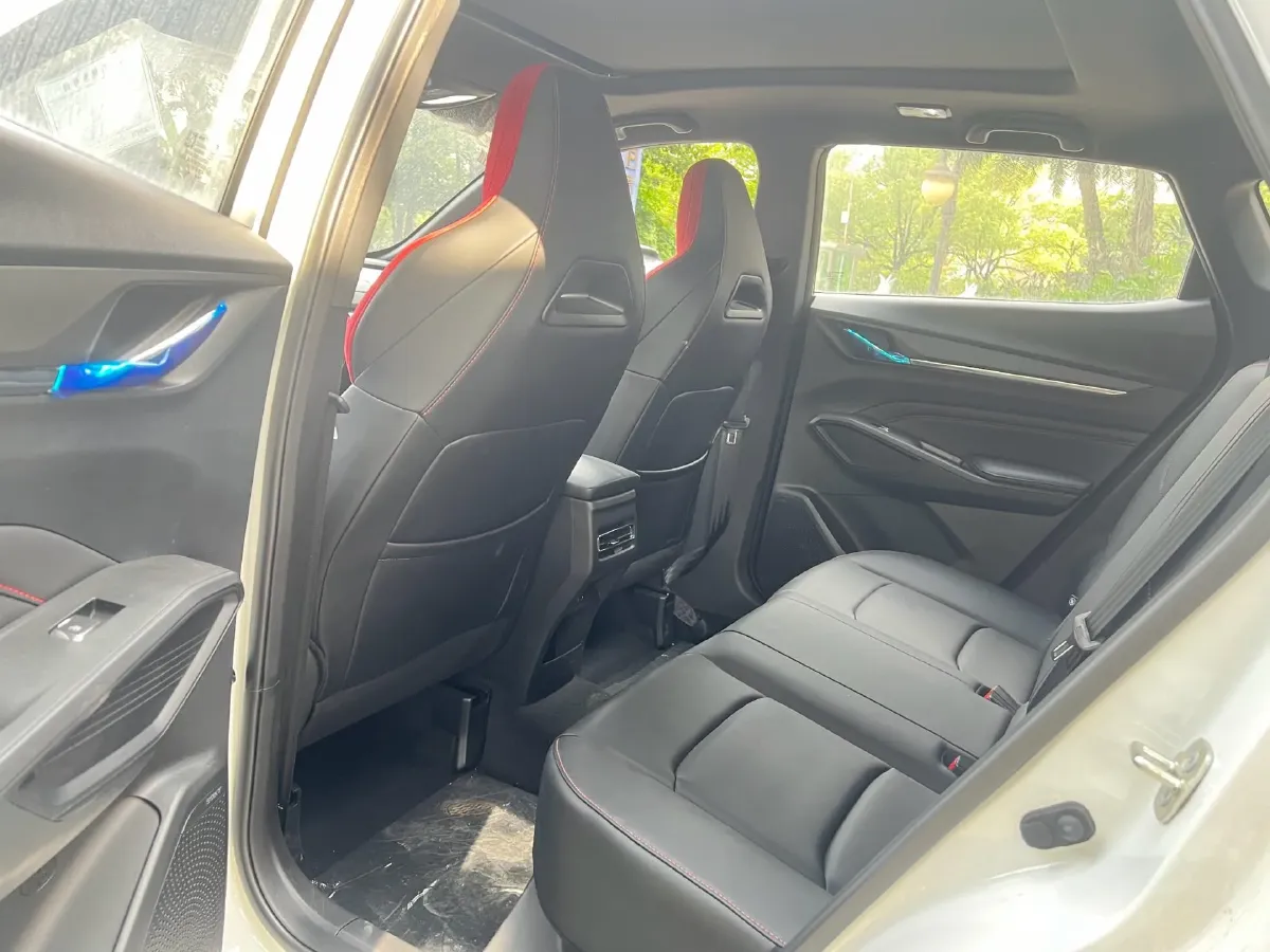 2025 ChangAn X5 PLUS 1.5T 188HP L4 7DCT,autocango,china used car exporter,china ev exporter,chinese used car exporter,chinese used ev exporter