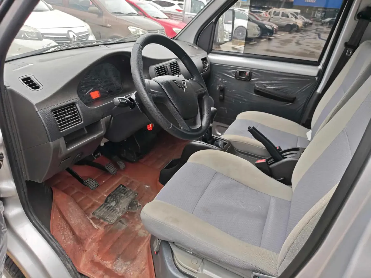 2022 WuLing RongGuang Mini Truck 1.5L 99HP L4 5MT,autocango,china used car exporter,china ev exporter,chinese used car exporter,chinese used ev exporter