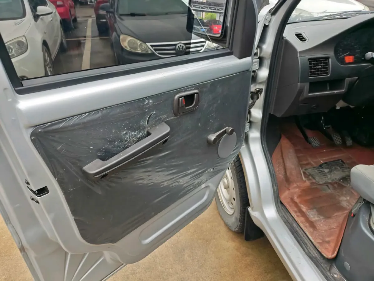 2022 WuLing RongGuang Mini Truck 1.5L 99HP L4 5MT,autocango,china used car exporter,china ev exporter,chinese used car exporter,chinese used ev exporter