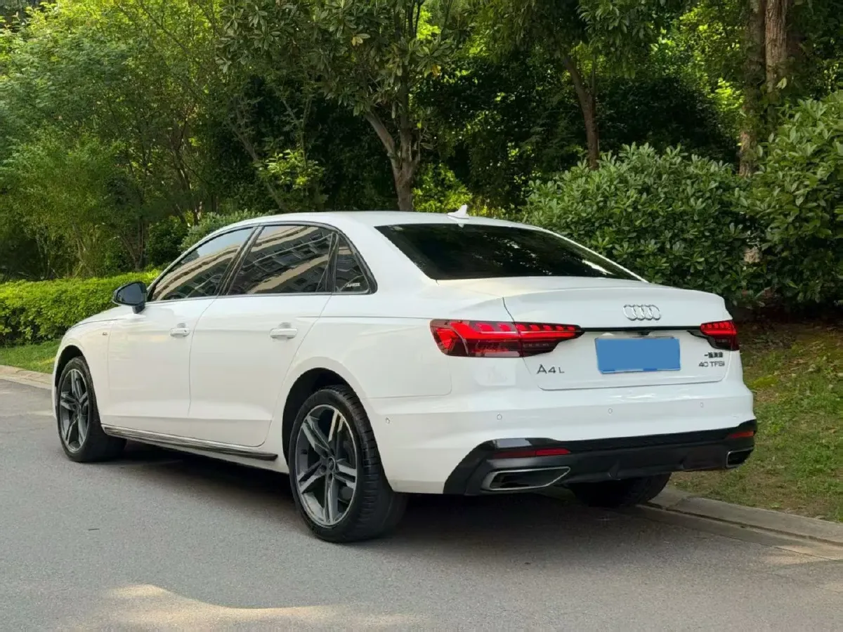 2020 Audi A4L 2.0T 190HP L4 7DCT,autocango,china used car exporter,china ev exporter,chinese used car exporter,chinese used ev exporter
