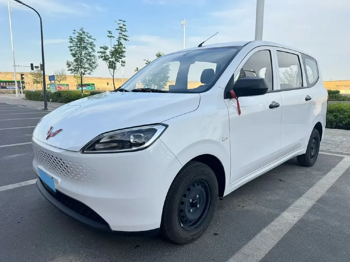2025 WuLing HongGuang New Energy REEV 99HP REEV,autocango,china used car exporter,china ev exporter,chinese used car exporter,chinese used ev exporter